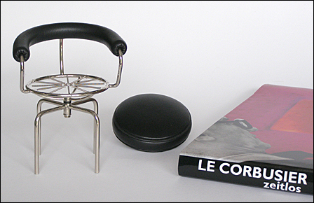 Le-Corbusier-Siege-1Serie-002