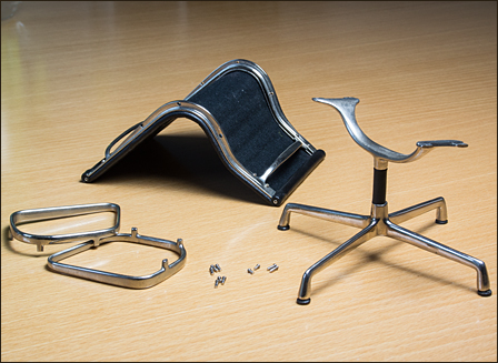 Eames-Alu-Chair-EA105-01